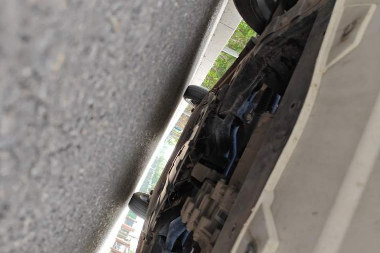 Used CHANGAN Benni E-Star 2022 Charming Edition Colorful Model Lithium Iron Phosphate Chassis Front