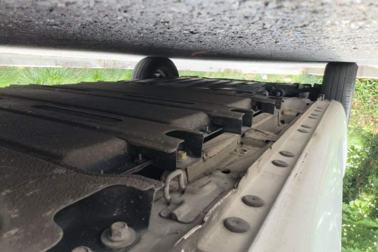 Used CHANGAN Benni E-Star 2022 Charming Edition Colorful Model Lithium Iron Phosphate Chassis Rear Left
