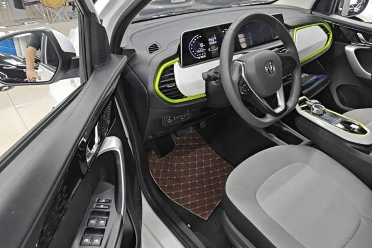 Used CHANGAN Benni E-Star 2022 Qingxin Edition Colorful Model Lithium-NMC Driver Seat