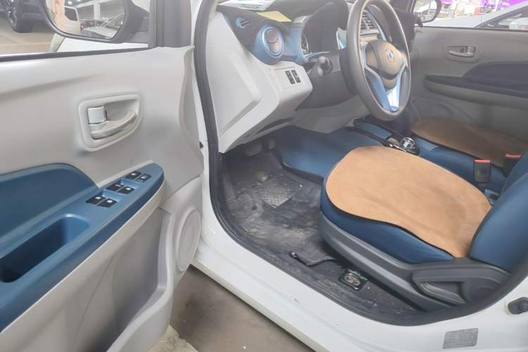 Used CHANGAN Benni E-Star 2022 National Edition Colorful Limited Edition (Fast-Charging Version) Lithium Iron Phosphate Driver Seat