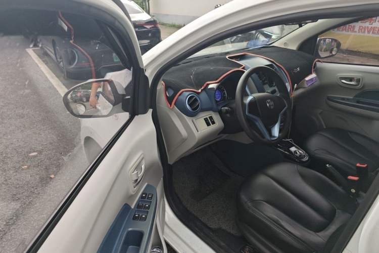 Used CHANGAN Benni E-Star 2022 National Edition Colorful Limited Edition (Fast-Charging Version) Lithium Iron Phosphate Driver Seat