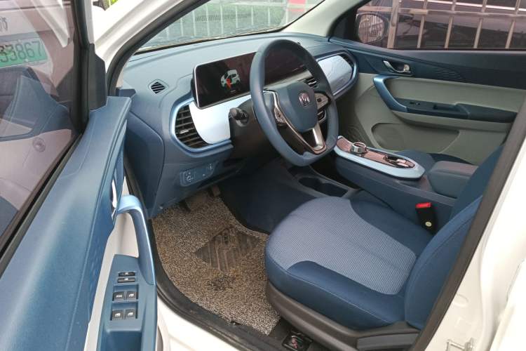 Used CHANGAN Benni E-Star 2022 Charming Edition Colorful Model Lithium Iron Phosphate Driver Seat
