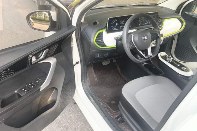 Used CHANGAN Benni E-Star 2022 Qingxin Edition Colorful Model Lithium Iron Phosphate Driver Seat