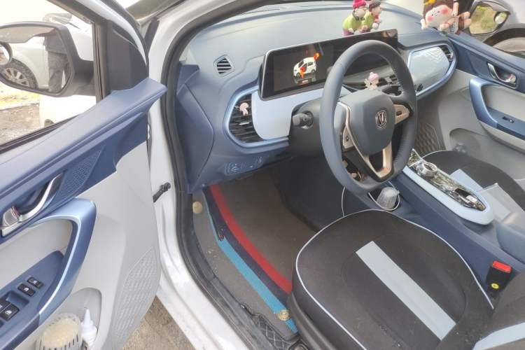 Used CHANGAN Benni E-Star 2022 Charming Edition Colorful Model Lithium Iron Phosphate Driver Seat