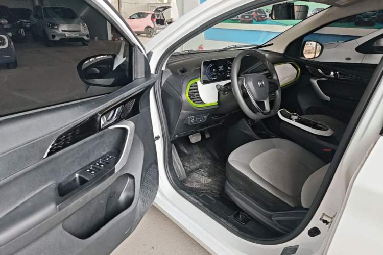 Used CHANGAN Benni E-Star 2022 Qingxin Edition Colorful Model Lithium Iron Phosphate Driver Seat