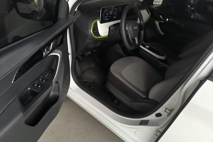 Used CHANGAN Benni E-Star 2022 Qingxin Edition Colorful Model Lithium Iron Phosphate Driver Seat