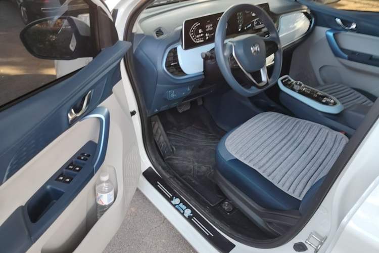 Used CHANGAN Benni E-Star 2022 Qingxin Edition Colorful Model Lithium Iron Phosphate Driver Seat