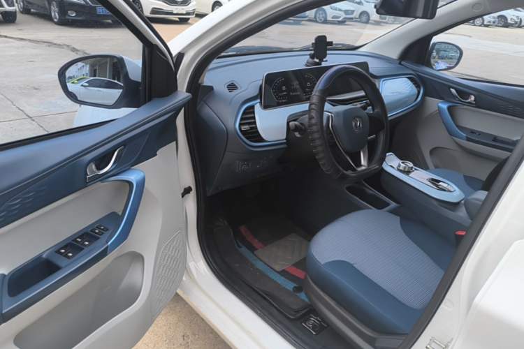 Used CHANGAN Benni E-Star 2022 Qingxin Edition Colorful Model Lithium Iron Phosphate Driver Seat