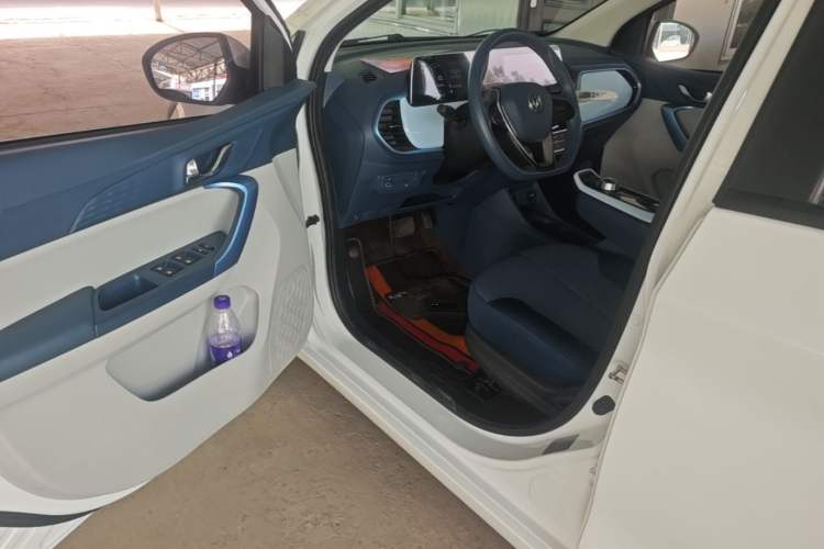 Used CHANGAN Benni E-Star 2022 Qingxin Edition Colorful Model Lithium Iron Phosphate Driver Seat