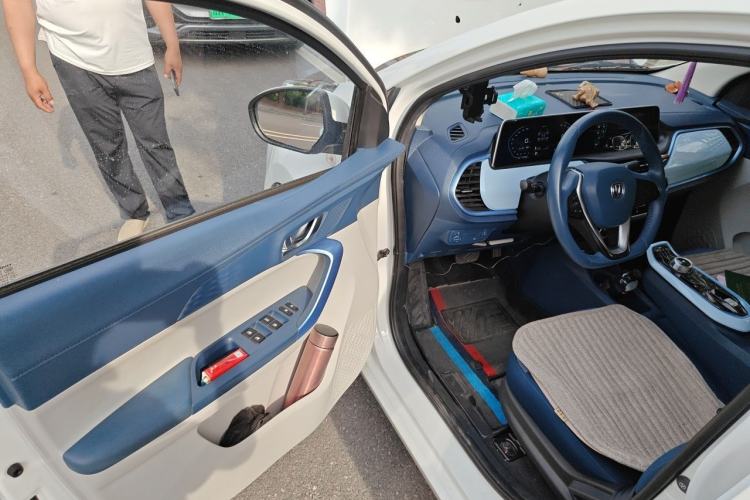 Used CHANGAN Benni E-Star 2022 Charming Edition Colorful Model Lithium Iron Phosphate Driver Seat