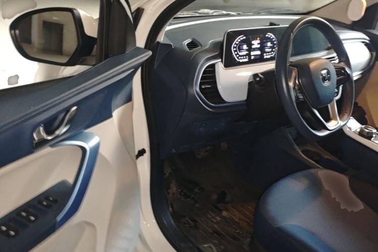 Used CHANGAN Benni E-Star 2022 Qingxin Edition Colorful Model Lithium Iron Phosphate Driver Seat