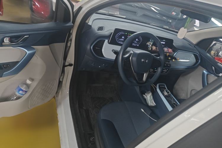 Used CHANGAN Benni E-Star 2022 Charming Edition Colorful Model Lithium-Ion Battery Driver Seat