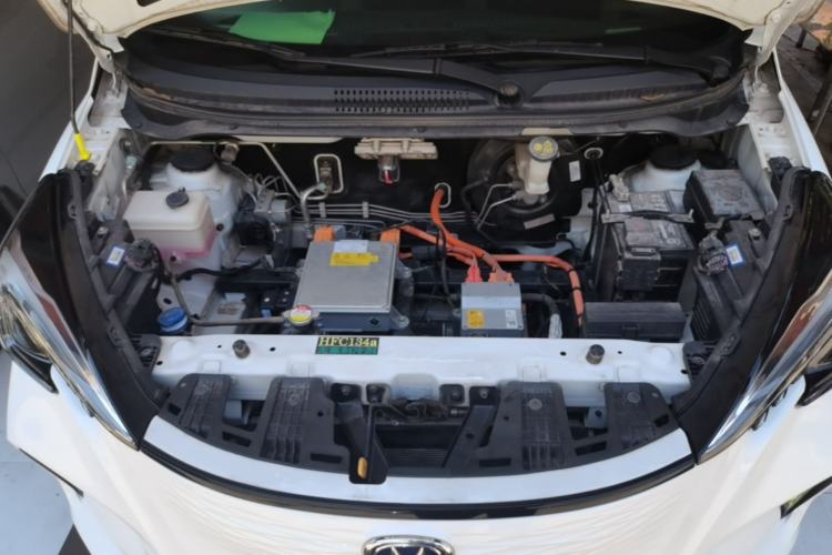 Used CHANGAN Benni E-Star 2022 Qingxin Edition Colorful Model Lithium Iron Phosphate Engine Bay