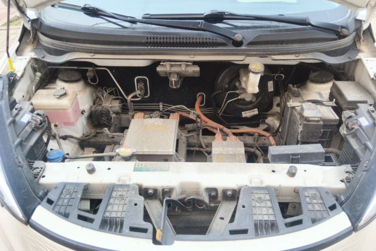 Used CHANGAN Benni E-Star 2022 Qingxin Edition Colorful Model Lithium Iron Phosphate Engine Bay