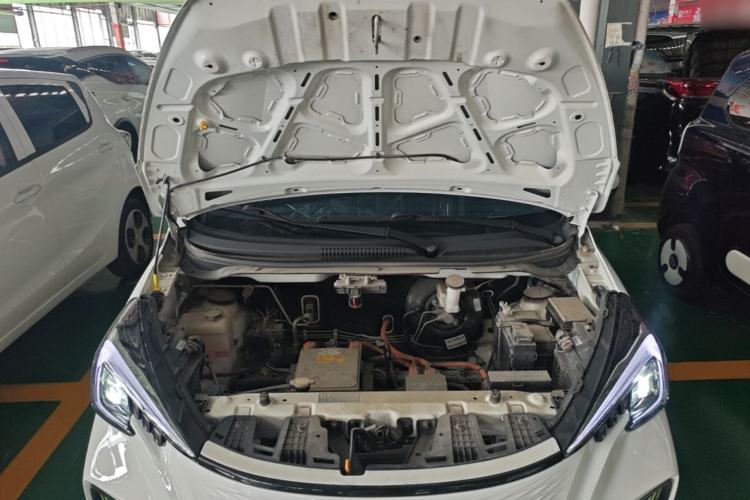 Used CHANGAN Benni E-Star 2022 Qingxin Edition Colorful Model Lithium Iron Phosphate Engine Bay