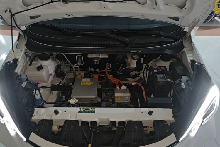 Used CHANGAN Benni E-Star 2022 Charming Edition Colorful Model Lithium Iron Phosphate Engine Bay