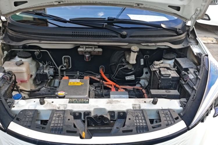 Used CHANGAN Benni E-Star 2022 Qingxin Edition Colorful Model Lithium Iron Phosphate Engine Bay