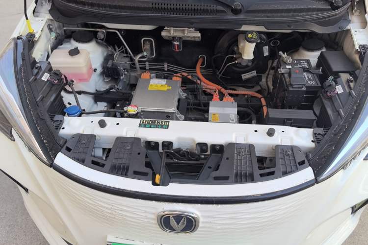 Used CHANGAN Benni E-Star 2022 Charming Edition Colorful Model Lithium Iron Phosphate Engine Bay