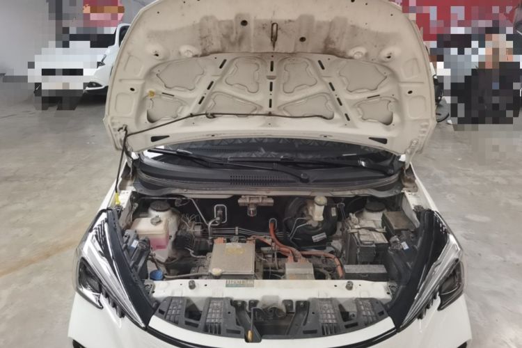 Used CHANGAN Benni E-Star 2022 Qingxin Edition Colorful Model Lithium Iron Phosphate Engine Bay