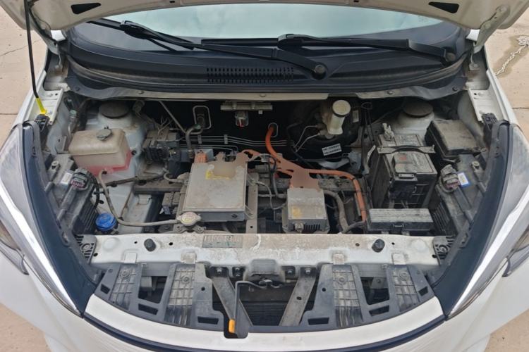 Used CHANGAN Benni E-Star 2022 Qingxin Edition Colorful Model Lithium Iron Phosphate Engine Bay