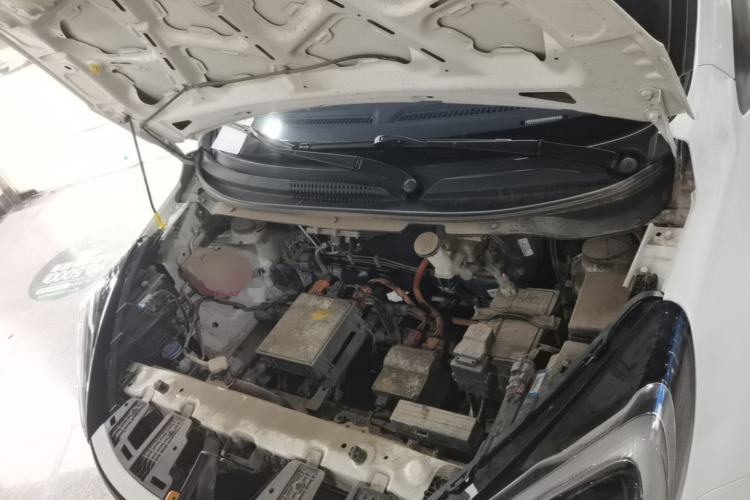 Used CHANGAN Benni E-Star 2022 Qingxin Edition Colorful Model Lithium-NMC Engine Bay