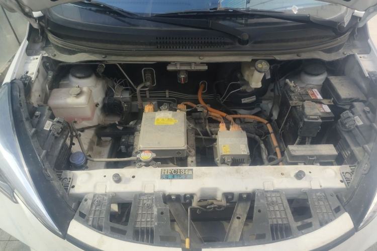 Used CHANGAN Benni E-Star 2022 Charming Edition Colorful Model Lithium-Ion Battery Engine Bay
