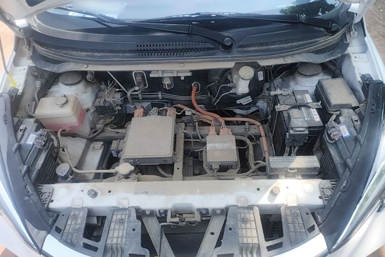 Used CHANGAN Benni E-Star 2022 Qingxin Edition Colorful Model Lithium Iron Phosphate Engine Bay