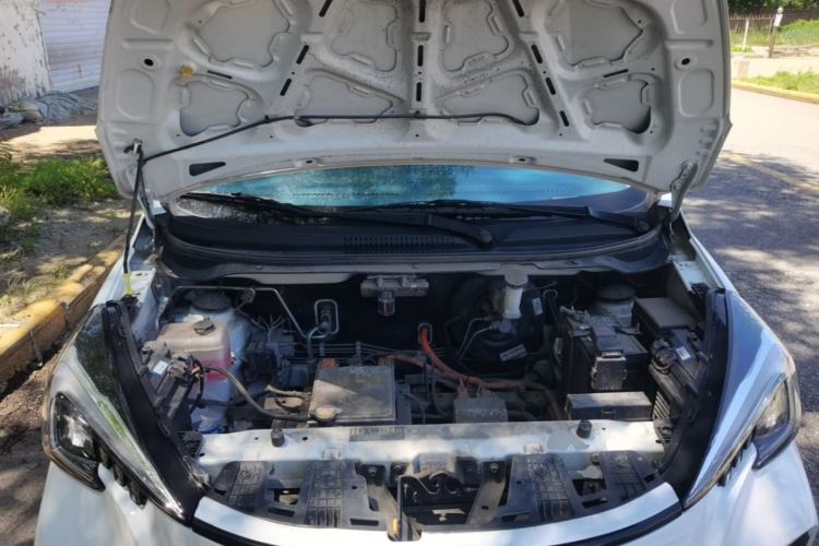 Used CHANGAN Benni E-Star 2022 Qingxin Edition Colorful Model Lithium Iron Phosphate Engine Bay