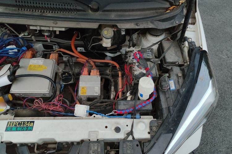 Used CHANGAN Benni E-Star 2022 Qingxin Edition Colorful Model Lithium Iron Phosphate Engine Bay Left