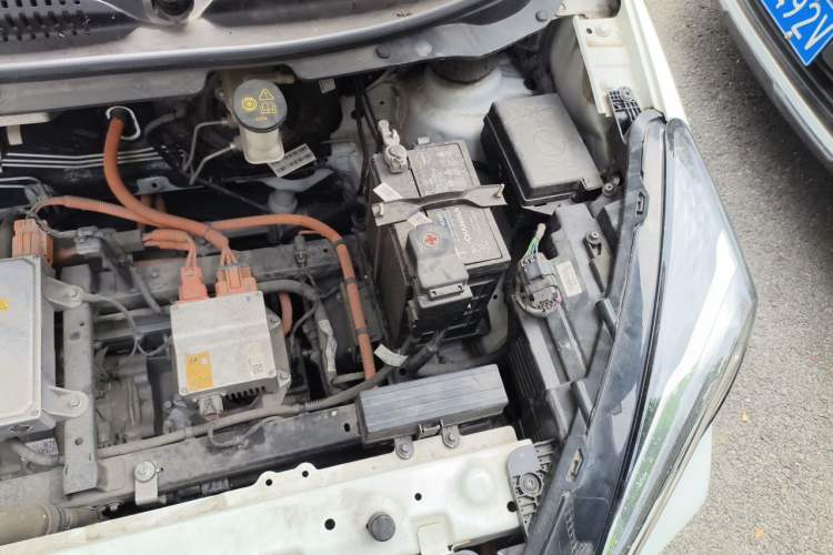 Used CHANGAN Benni E-Star 2022 Charming Edition Colorful Model Lithium Iron Phosphate Engine Bay Left