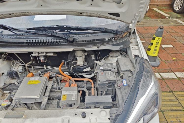 Used CHANGAN Benni E-Star 2022 Qingxin Edition Colorful Model Lithium Iron Phosphate Engine Bay Left