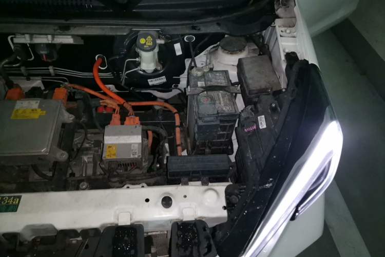 Used CHANGAN Benni E-Star 2022 Qingxin Edition Colorful Model Lithium Iron Phosphate Engine Bay Left