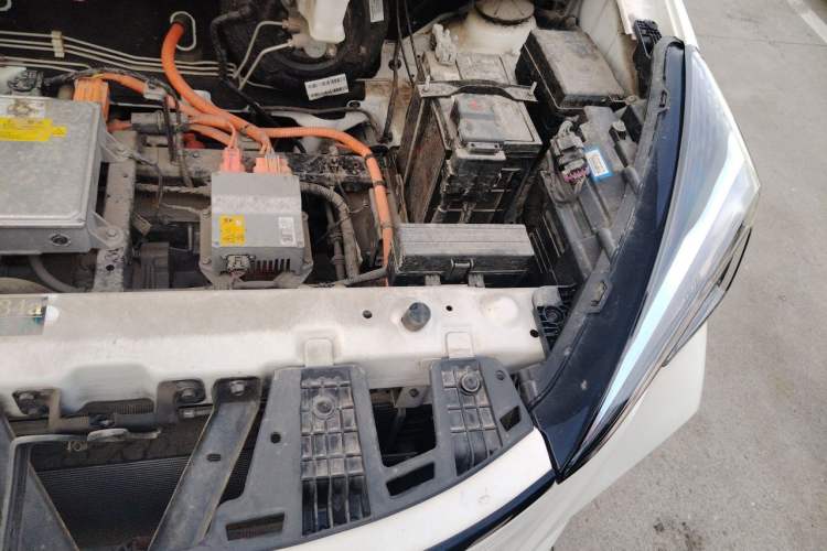 Used CHANGAN Benni E-Star 2022 Qingxin Edition Colorful Model Lithium Iron Phosphate Engine Bay Left