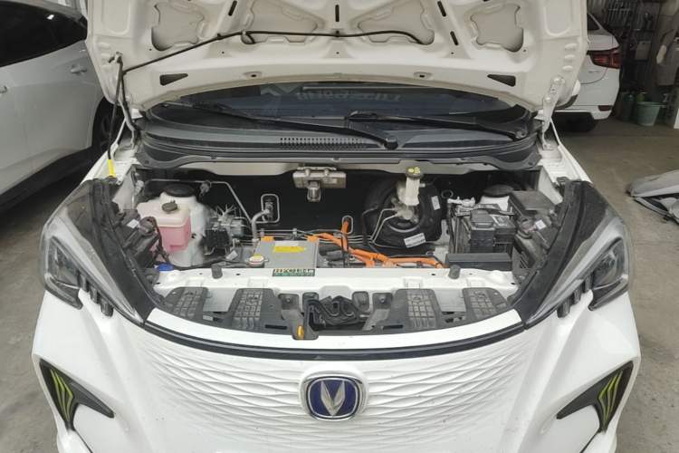 Used CHANGAN Benni E-Star 2022 Qingxin Edition Colorful Model Lithium Iron Phosphate Engine Bay