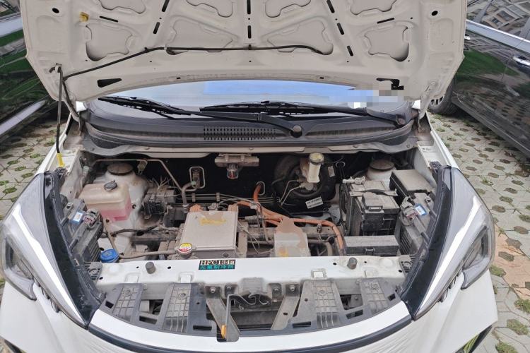 Used CHANGAN Benni E-Star 2022 Qingxin Edition Colorful Model Lithium Iron Phosphate Engine Bay