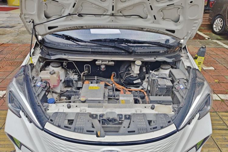 Used CHANGAN Benni E-Star 2022 Qingxin Edition Colorful Model Lithium Iron Phosphate Engine Bay