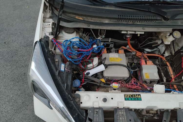 Used CHANGAN Benni E-Star 2022 Qingxin Edition Colorful Model Lithium Iron Phosphate Engine Bay Right