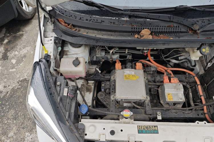 Used CHANGAN Benni E-Star 2022 Charming Edition Colorful Model Lithium Iron Phosphate Engine Bay Right