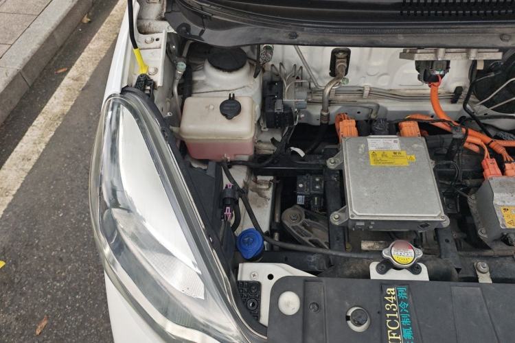 Used CHANGAN Benni E-Star 2022 National Edition Colorful Limited Edition (Fast-Charging Version) Lithium Iron Phosphate Engine Bay Right