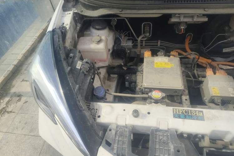 Used CHANGAN Benni E-Star 2022 Charming Edition Colorful Model Lithium-Ion Battery Engine Bay Right