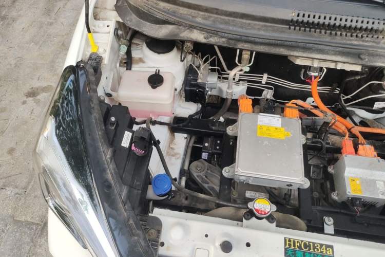 Used CHANGAN Benni E-Star 2022 Charming Edition Colorful Model Lithium Iron Phosphate Engine Bay Right