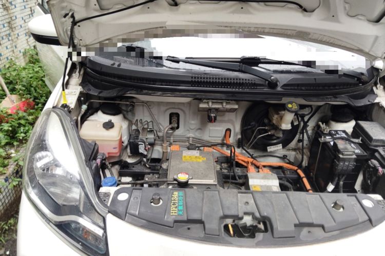Used CHANGAN Benni E-Star 2022 National Edition Colorful Limited Edition (Fast-Charging Version) Lithium Iron Phosphate Engine Bay Right