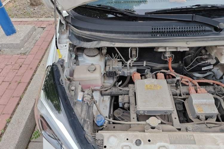 Used CHANGAN Benni E-Star 2022 Charming Edition Colorful Model Lithium Iron Phosphate Engine Bay Right