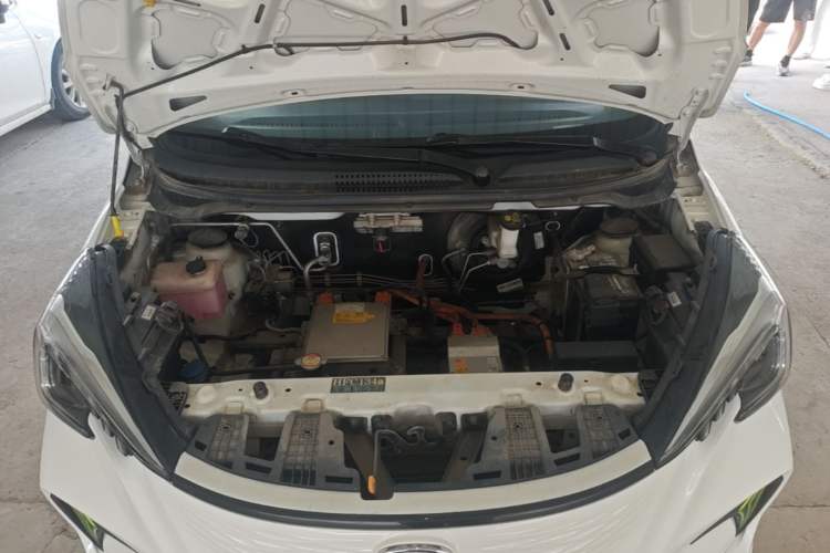 Used CHANGAN Benni E-Star 2022 Qingxin Edition Colorful Model Lithium Iron Phosphate Engine Bay