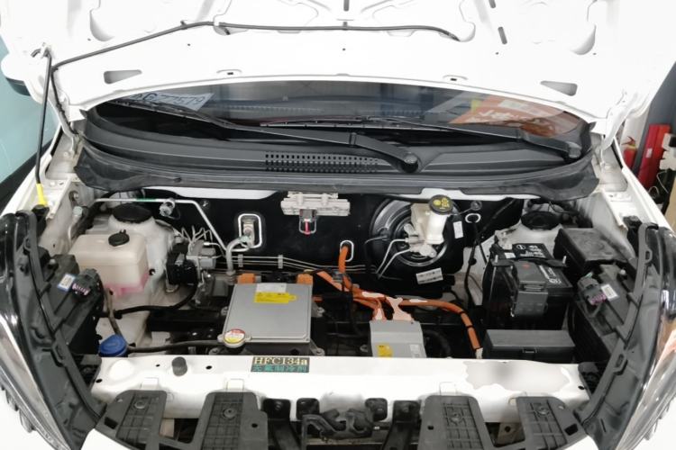 Used CHANGAN Benni E-Star 2022 Qingxin Edition Colorful Model Lithium Iron Phosphate Engine Bay