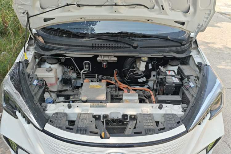 Used CHANGAN Benni E-Star 2022 Qingxin Edition Colorful Model Lithium Iron Phosphate Engine Bay
