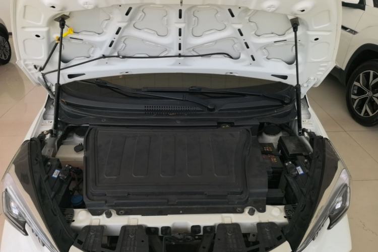 Used CHANGAN Benni E-Star 2022 Qingxin Edition Colorful Model Lithium Iron Phosphate Engine Bay