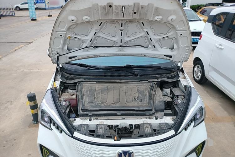 Used CHANGAN Benni E-Star 2022 Qingxin Edition Colorful Model Lithium Iron Phosphate Engine Bay