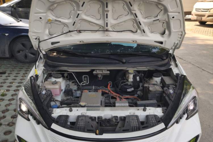 Used CHANGAN Benni E-Star 2022 Qingxin Edition Colorful Model Lithium Iron Phosphate Engine Bay