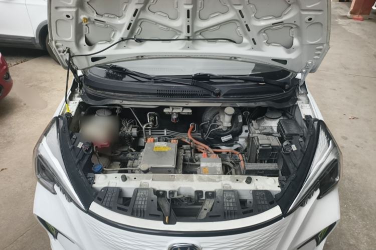 Used CHANGAN Benni E-Star 2022 Charming Edition Colorful Model Lithium Iron Phosphate Engine Bay